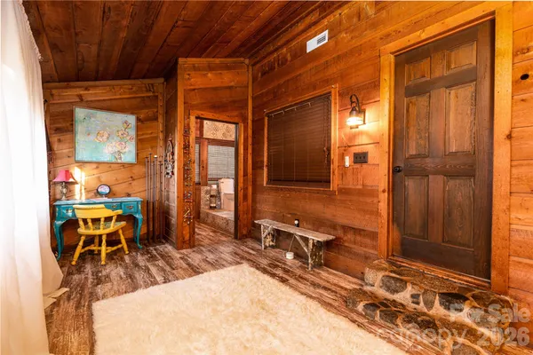 $400,000 | 221 Pineville-Matthews Road, Matthews, NC 28105