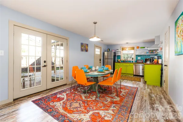 $400,000 | 221 Pineville-Matthews Road, Matthews, NC 28105