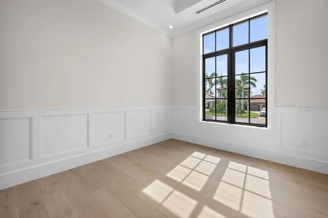 a close view of sink and tap