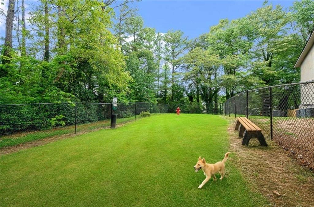 5675 Roswell Road, Unit J Atlanta, GA 30342 - Photo 23 of 27