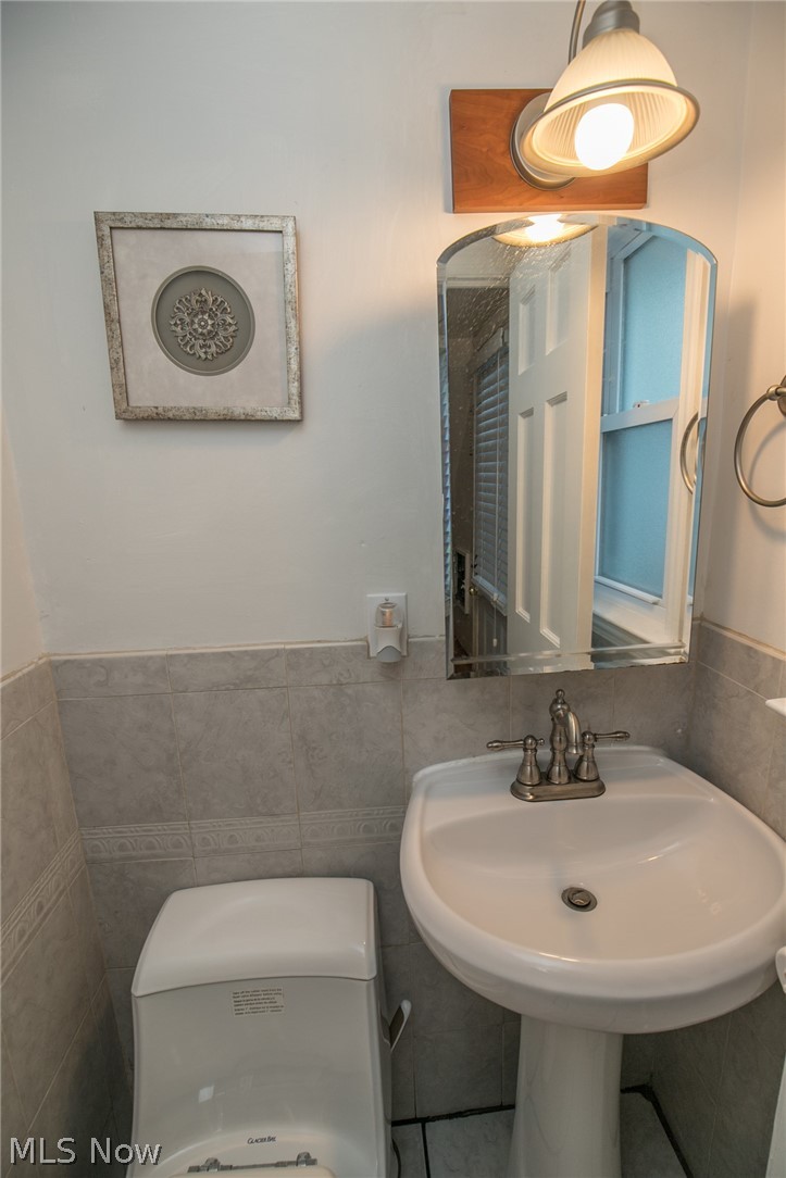 4062 Bushnell Road University Heights, OH 44118 - Photo 28 of 35 Gallery Image 28