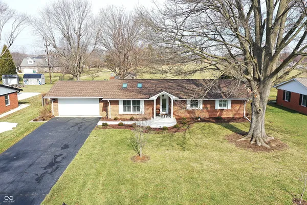 $375,000 | 1240 Hillview Drive, Franklin, IN 46131