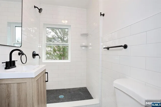 $799,999 | 116 7th Avenue, Westwood, NJ 07675