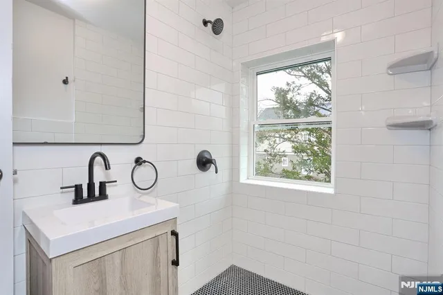 $799,999 | 116 7th Avenue, Westwood, NJ 07675