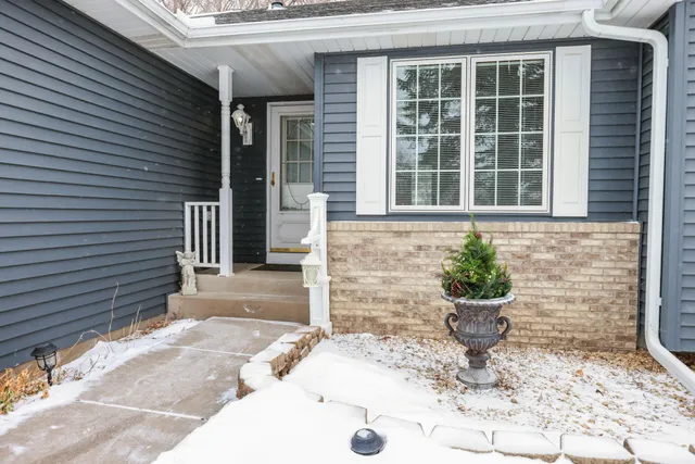 $415,000 | 6600 Founders Parkway, Brooklyn Park, MN 55445