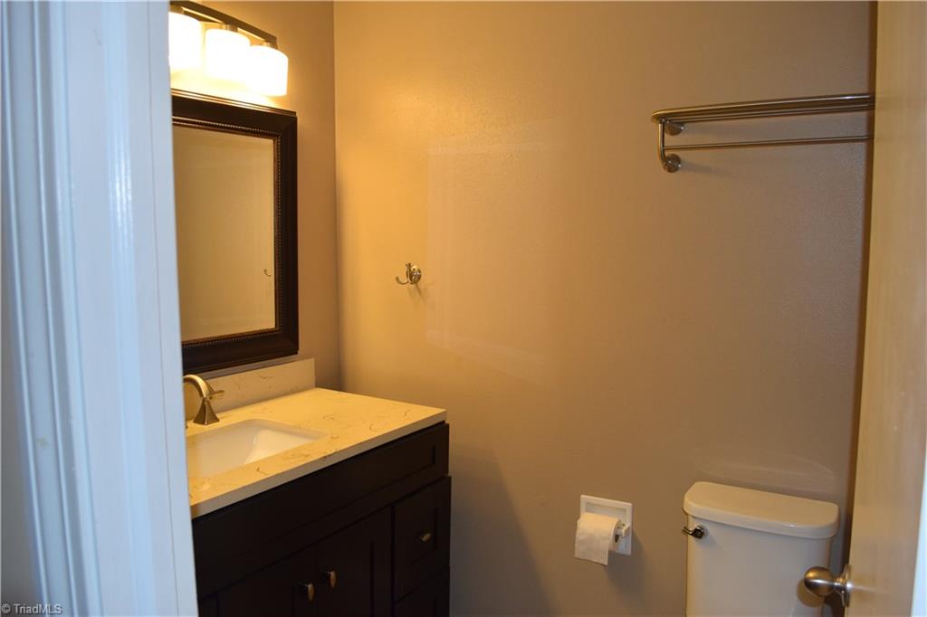 273 Milling Road Mocksville, NC 27028 - Photo 20 of 22 Second full bath with tub/shower combo