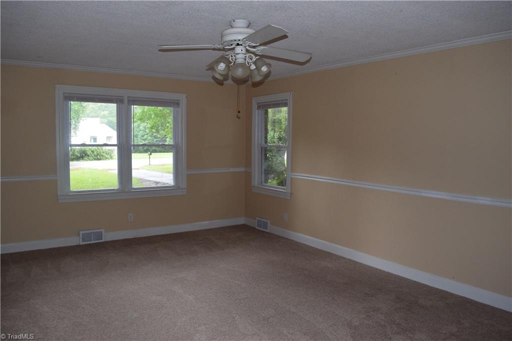 273 Milling Road Mocksville, NC 27028 - Photo 7 of 22 Living room