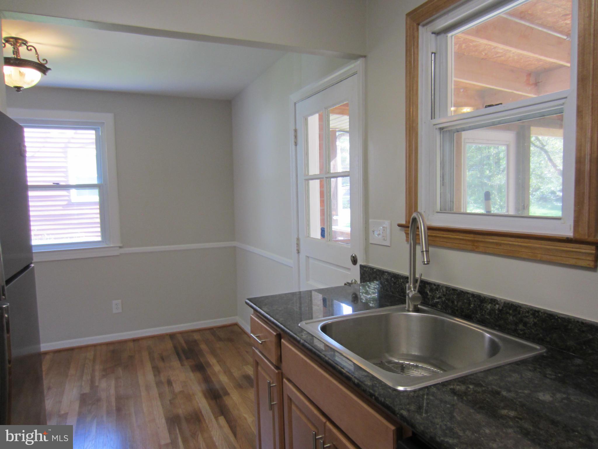 10307 Greentop Road Cockeysville, MD 21030 - Photo 4 of 21 Kitchen