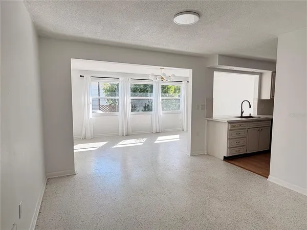 $2,600 | 523 Milwaukee Avenue, Dunedin, FL 34698