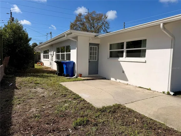 $2,600 | 523 Milwaukee Avenue, Dunedin, FL 34698