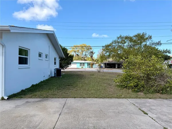 $2,600 | 523 Milwaukee Avenue, Dunedin, FL 34698