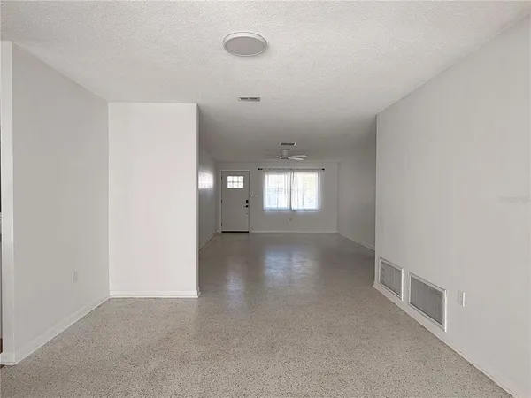 $2,600 | 523 Milwaukee Avenue, Dunedin, FL 34698