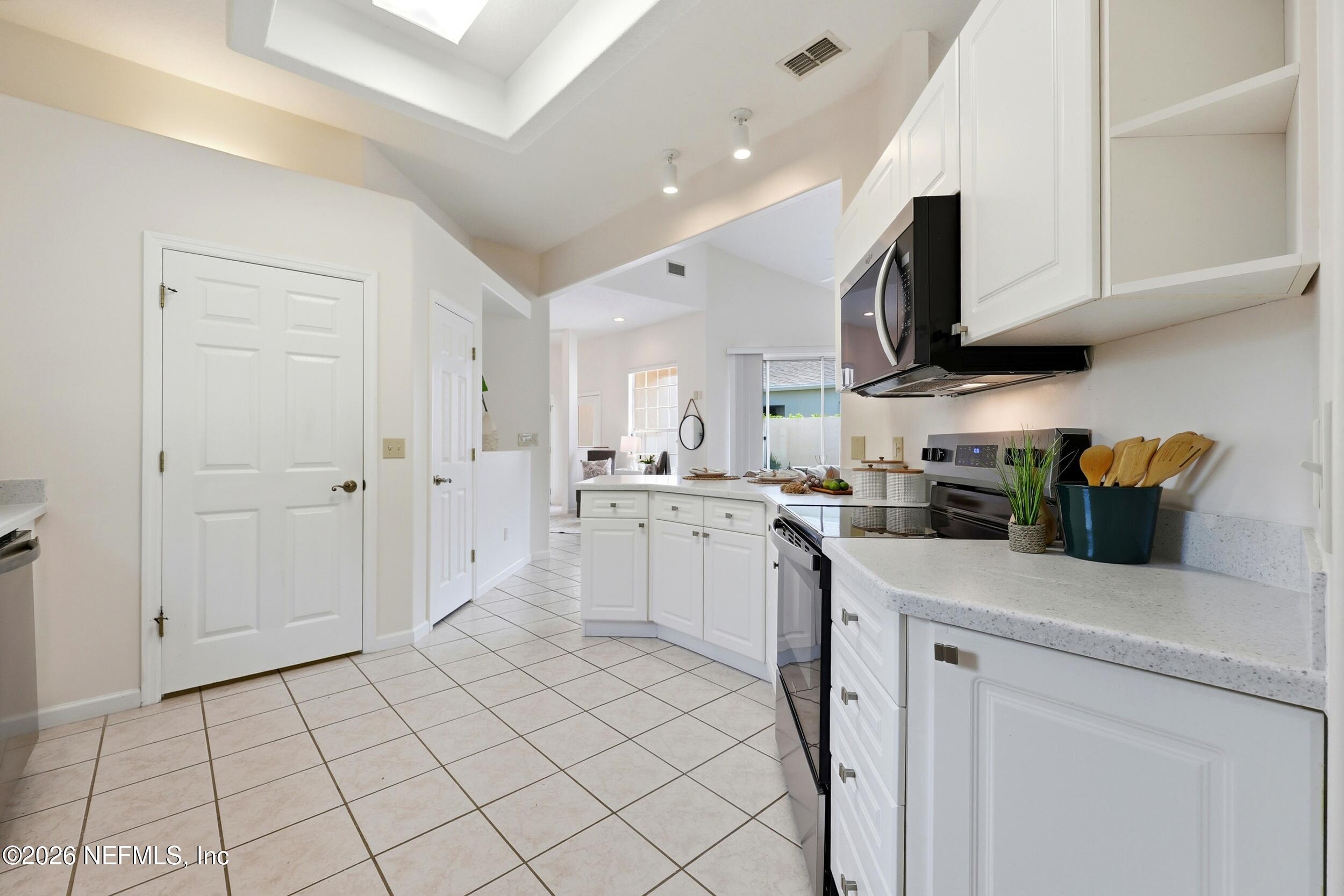 144 Cedar Ridge Circle St. Augustine, FL 32080 - Photo 17 of 48 KITCHEN ALTERNATE VIEW