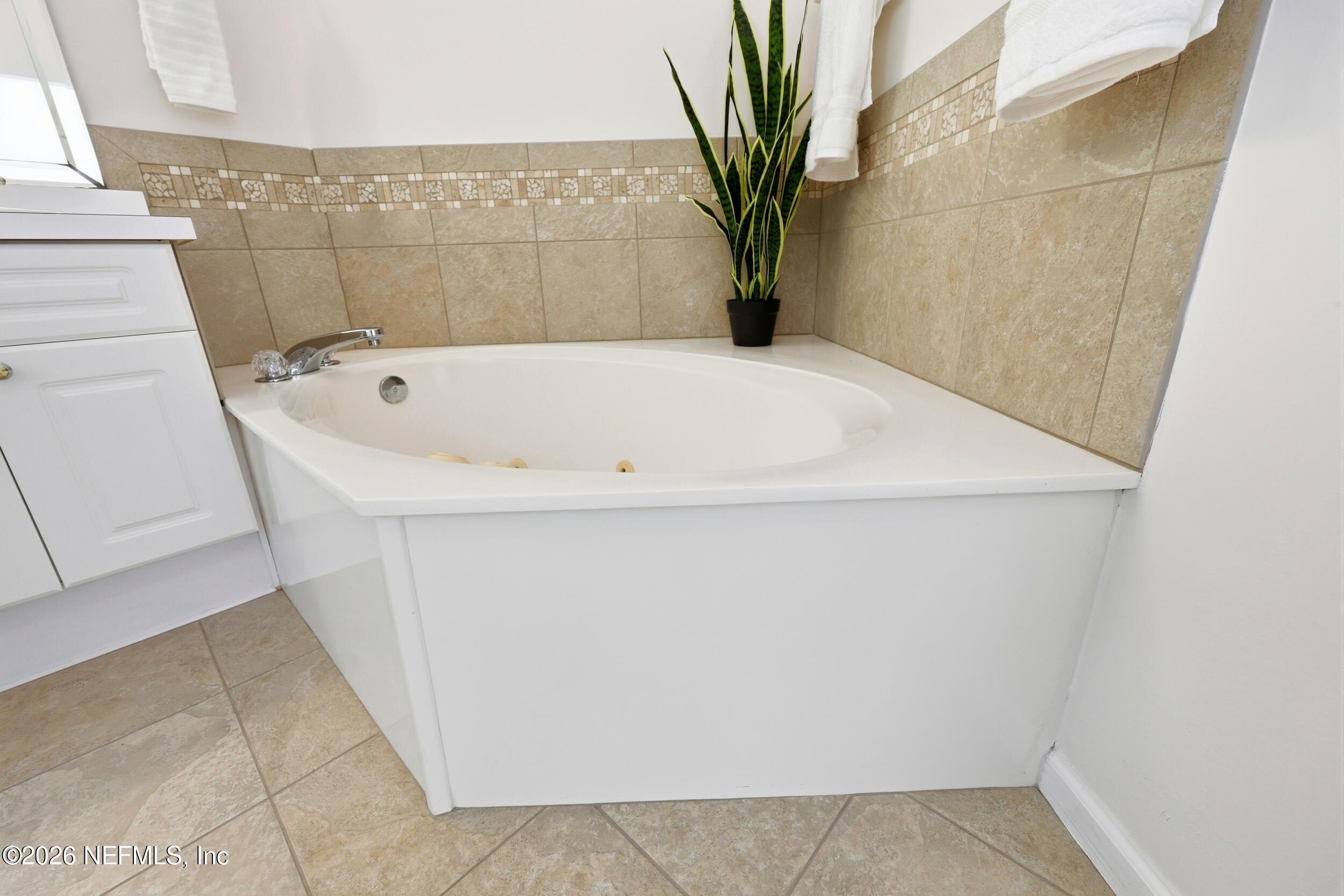 144 Cedar Ridge Circle St. Augustine, FL 32080 - Photo 28 of 48 DEEP SOAKER TUB