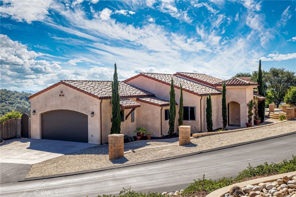 515 Windermere Lane Arroyo Grande, CA 93420 - Photo 47 of 75 a front view of a house with a porch