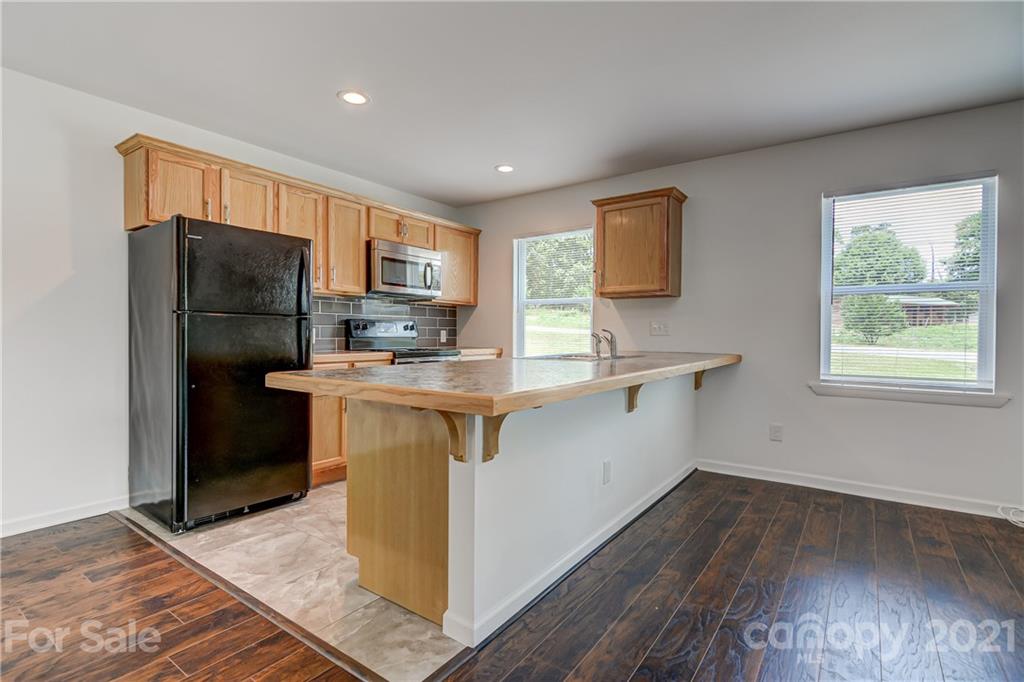 3205 Oakdale Road Charlotte, NC 28216 - Photo 11 of 25 Gallery Image 11