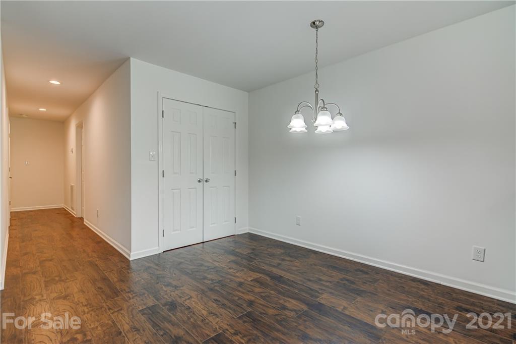 3205 Oakdale Road Charlotte, NC 28216 - Photo 13 of 25 Gallery Image 13