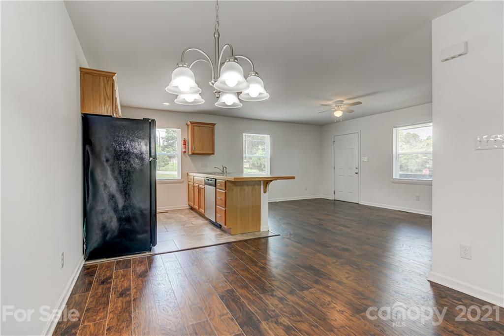 3205 Oakdale Road Charlotte, NC 28216 - Photo 15 of 25 Gallery Image 15
