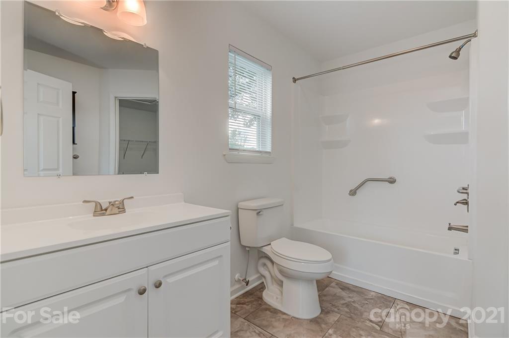 3205 Oakdale Road Charlotte, NC 28216 - Photo 18 of 25 Gallery Image 18