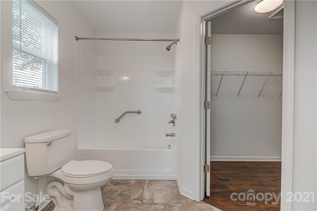 3205 Oakdale Road Charlotte, NC 28216 - Photo 19 of 25 Gallery Image 19