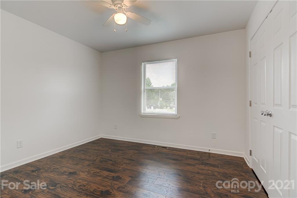 3205 Oakdale Road Charlotte, NC 28216 - Photo 22 of 25 Gallery Image 22