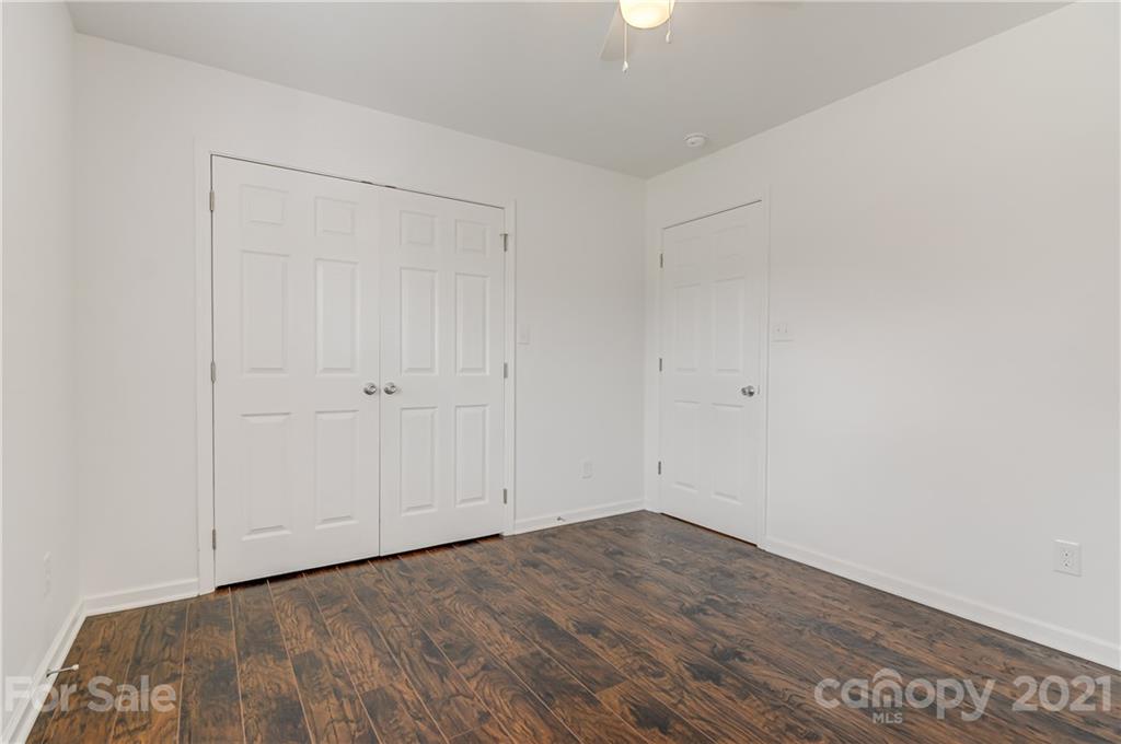3205 Oakdale Road Charlotte, NC 28216 - Photo 23 of 25 Gallery Image 23