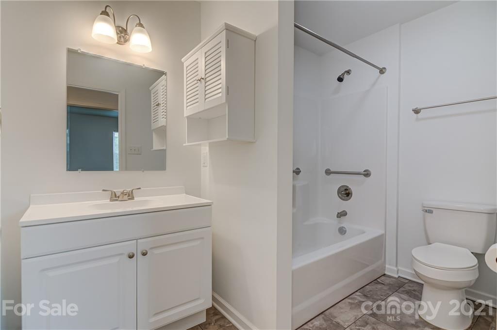 3205 Oakdale Road Charlotte, NC 28216 - Photo 24 of 25 Gallery Image 24