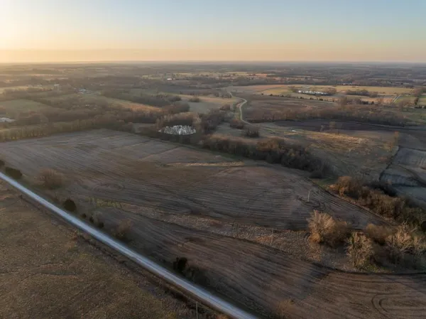 $370,000 | 1234 East 335th Street, Archie, MO 64725