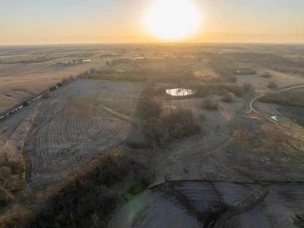 $370,000 | 1234 East 335th Street, Archie, MO 64725