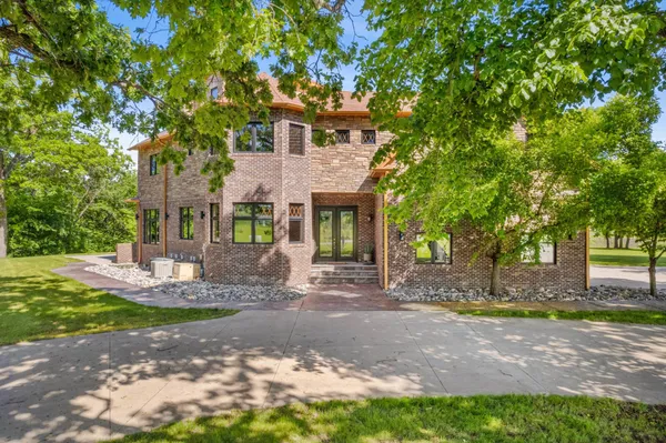 $1,695,000 | 700 62nd Avenue North, Moorhead, MN 56560
