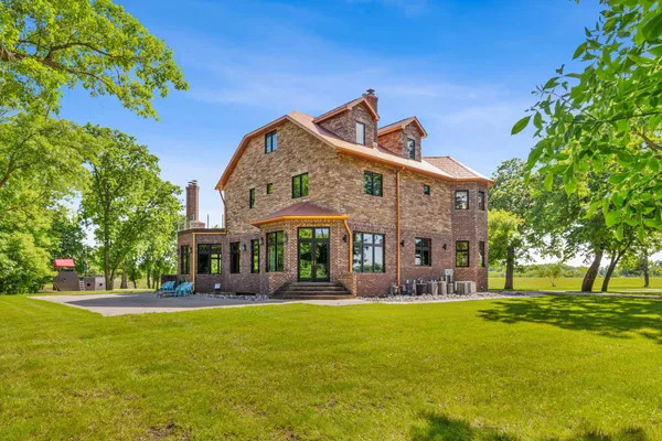 $1,695,000 | 700 62nd Avenue North, Moorhead, MN 56560