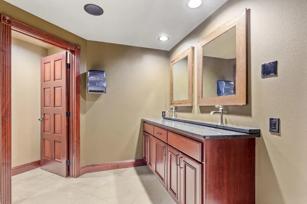 $1,695,000 | 700 62nd Avenue North, Moorhead, MN 56560
