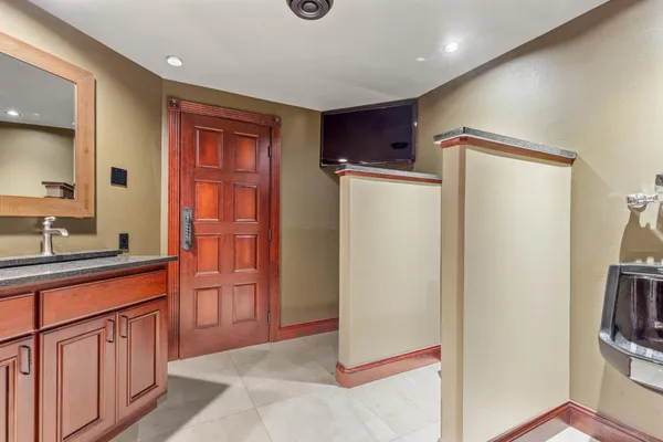 $1,695,000 | 700 62nd Avenue North, Moorhead, MN 56560