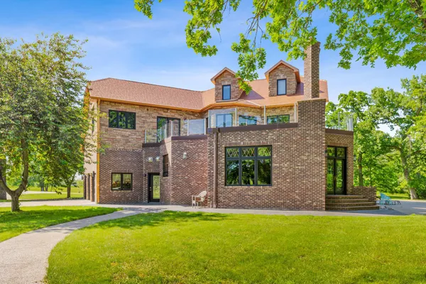 $1,695,000 | 700 62nd Avenue North, Moorhead, MN 56560