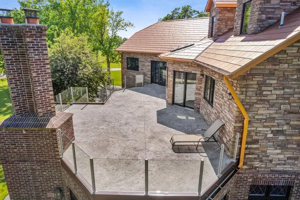 $1,695,000 | 700 62nd Avenue North, Moorhead, MN 56560