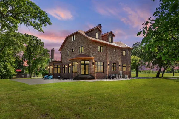 $1,695,000 | 700 62nd Avenue North, Moorhead, MN 56560