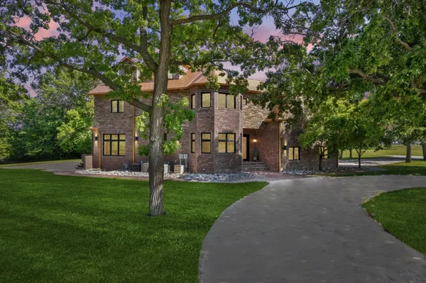 $1,695,000 | 700 62nd Avenue North, Moorhead, MN 56560