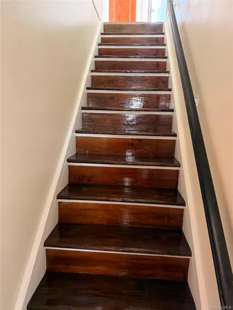 $2,300 | 133 Elm Street, Unit 2, Valley Stream, NY 11580