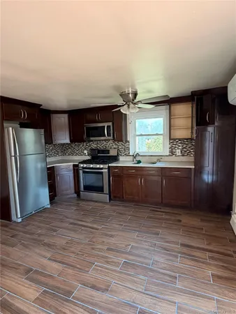 $2,300 | 133 Elm Street, Unit 2, Valley Stream, NY 11580