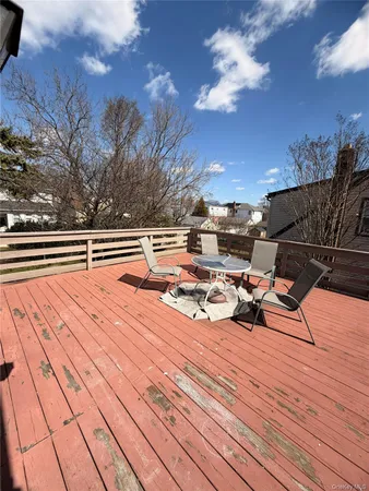 $2,300 | 133 Elm Street, Unit 2, Valley Stream, NY 11580