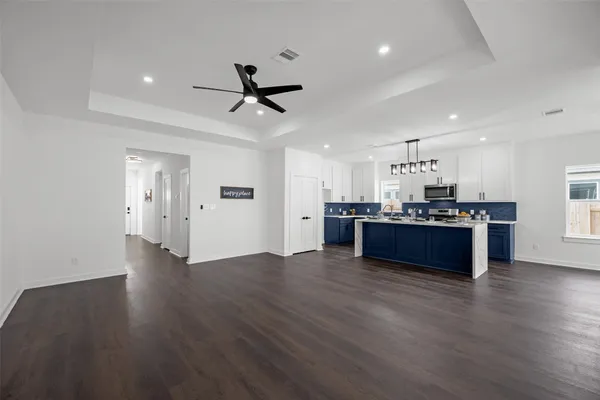 $300,000 | 7430 Avenue East, Beasley, TX 77417