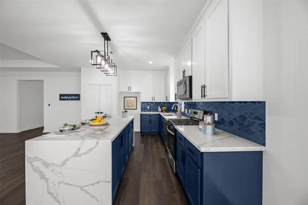 $300,000 | 7430 Avenue East, Beasley, TX 77417