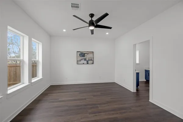 $300,000 | 7430 Avenue East, Beasley, TX 77417