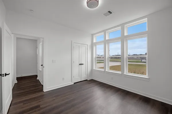 $300,000 | 7430 Avenue East, Beasley, TX 77417