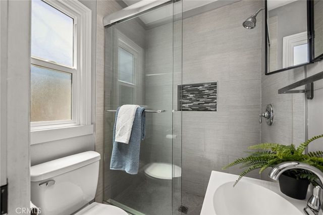 $915,000 | 114 East Woodbury Road, Altadena, CA 91001