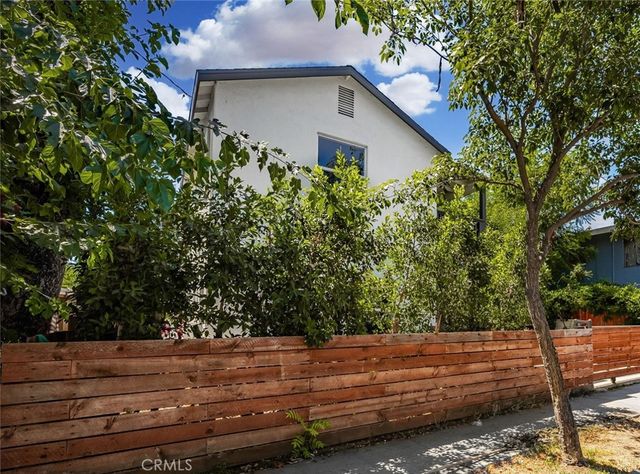 $915,000 | 114 East Woodbury Road, Altadena, CA 91001