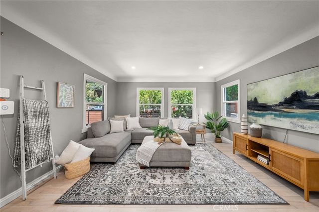 $915,000 | 114 East Woodbury Road, Altadena, CA 91001