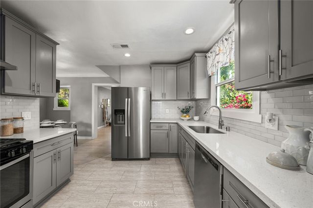 $915,000 | 114 East Woodbury Road, Altadena, CA 91001