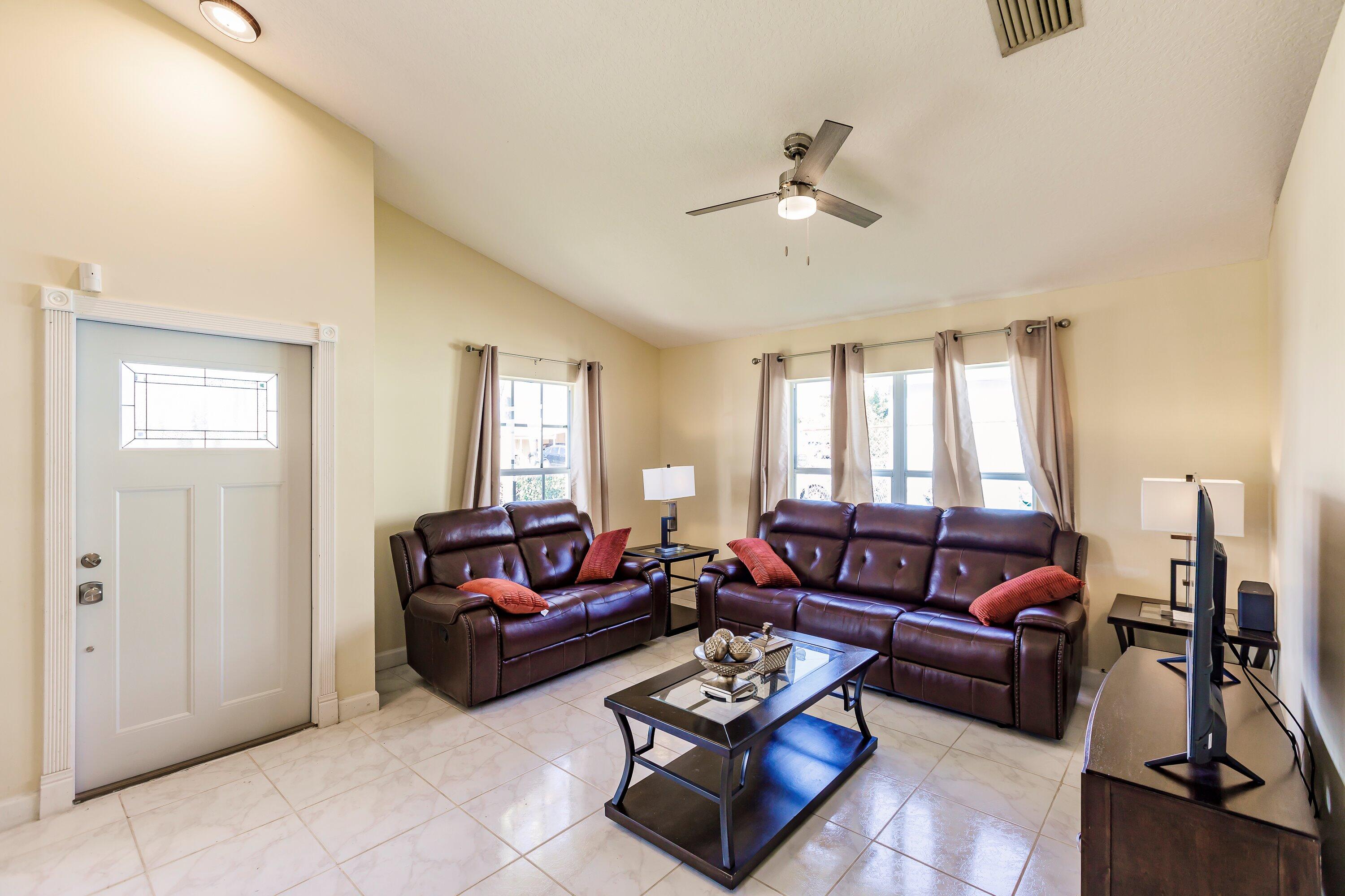 1249 West 34th Street Riviera Beach, FL 33404 - Photo 8 of 30 11-Photo 11