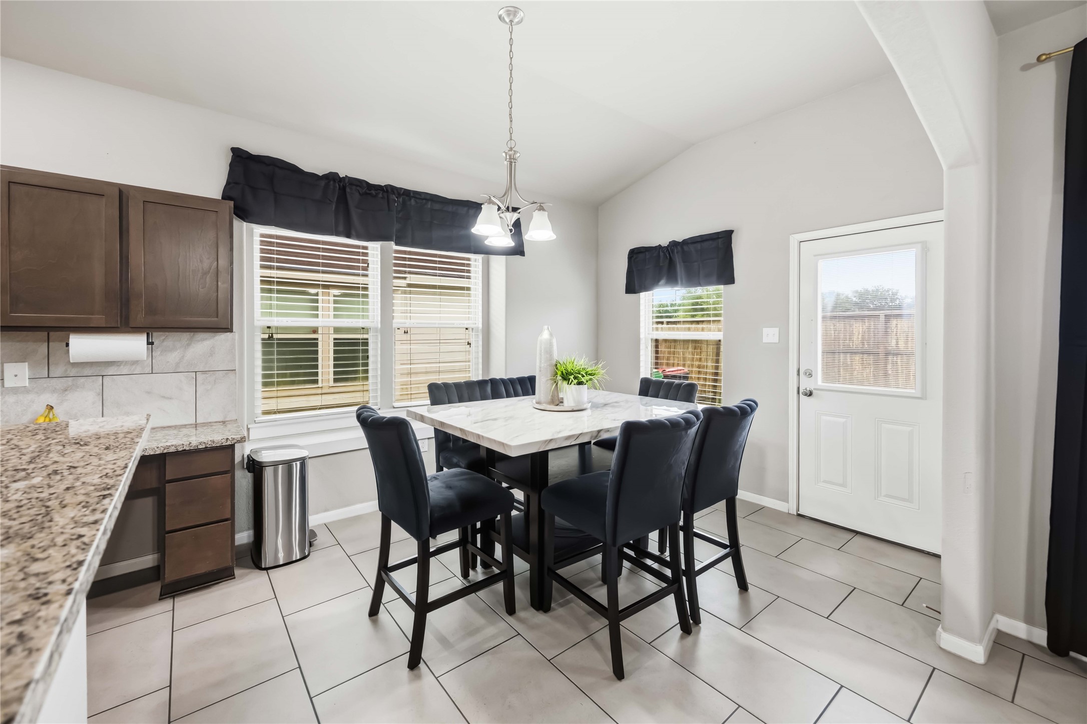 614 Palo ALto Court Rosharon, TX 77583 - Photo 11 of 28